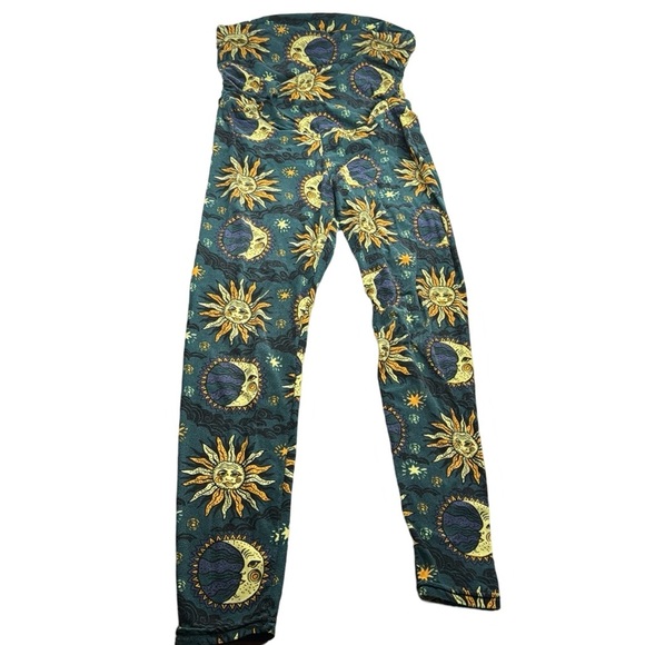 2-Pair Women's Maternity Leggings +โ Comfy Shorts Set - Picture 4 of 6